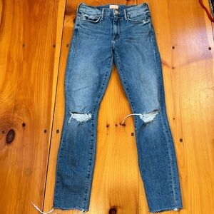 MOTHER 24 Six Packs On Me The Looker Ankle Fray Jeans Distressed